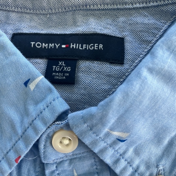 Tommy button up - Picture 3 of 5